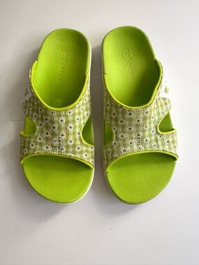 Spenco Lime Green Floral Slide Sandals